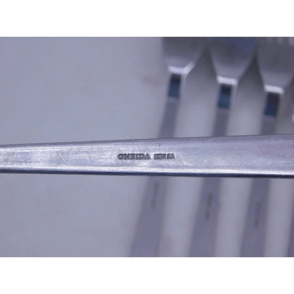 Oneida PADOVA Satin 18/0 Stainless Flatware 4 Dinner Fork 8